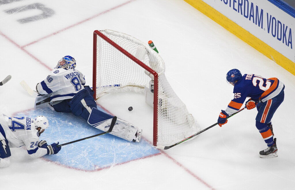 APTOPIX Lightning Islanders Hockey